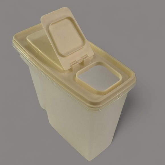 Vintage USA Rubbermaid Servin Saver Cereal Food Pasta Container Keeper #3 13 Cup - Picture 1 of 11